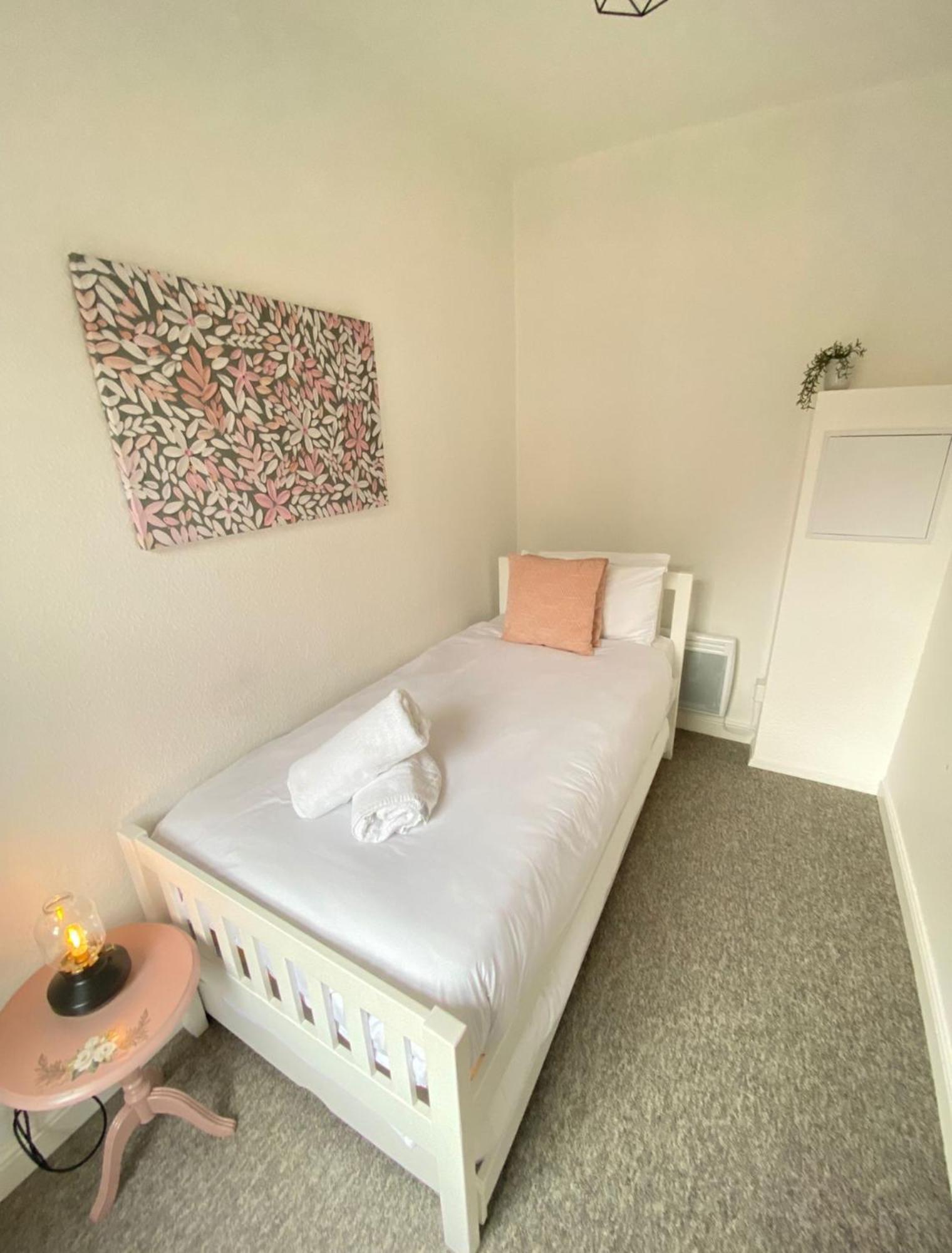Seaside Escape In Central Bournemouth Spacious Stylish & Inviting Urban Heights Екстер'єр фото